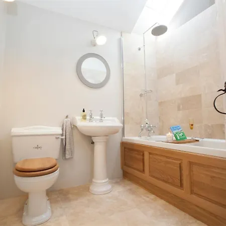 1 Bed In Oc-g0089 Thornton Watlass